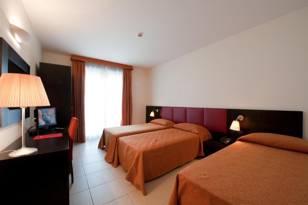 Hotel Parlapa Alpignano ภายนอก รูปภาพ